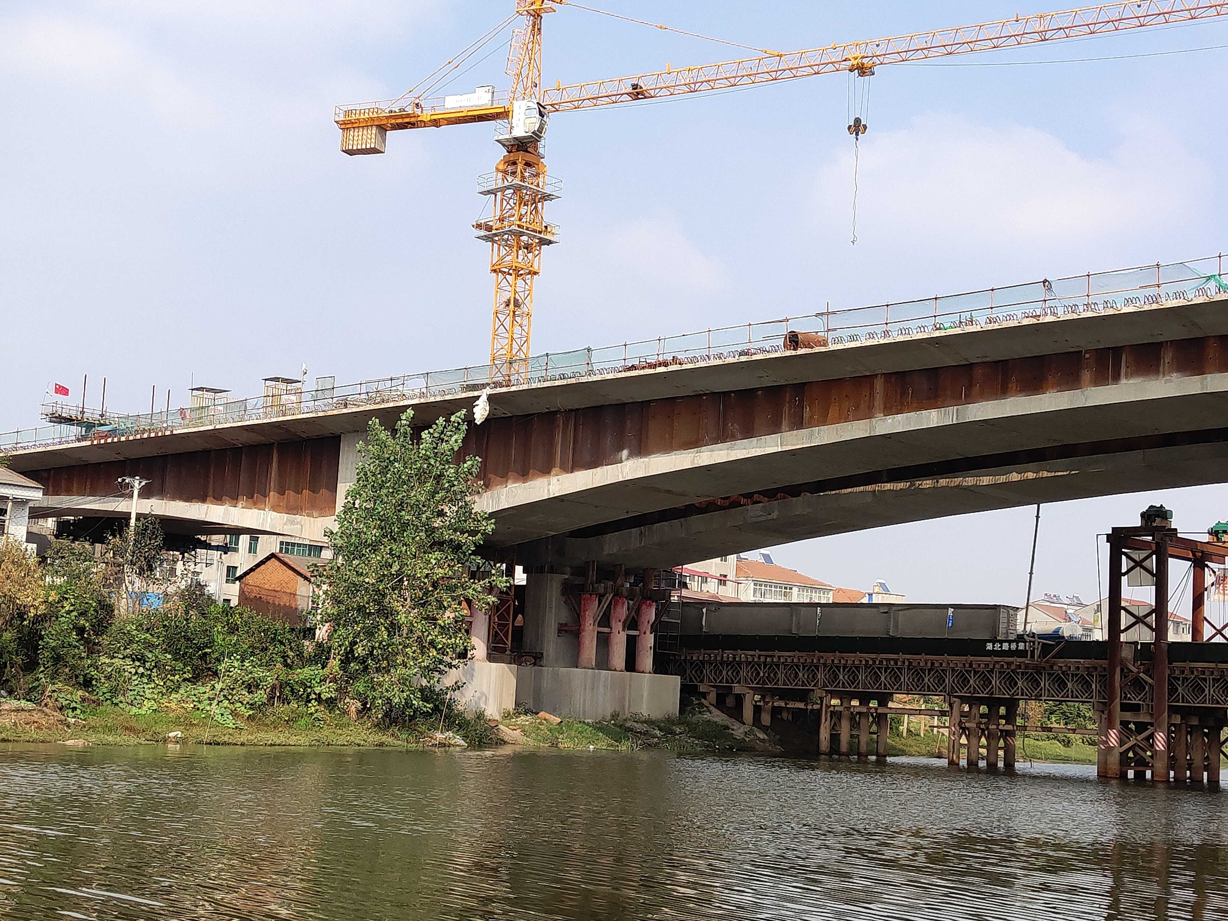圖2:長(zhǎng)港特大橋項(xiàng)目建設(shè)現(xiàn)場(chǎng).jpg